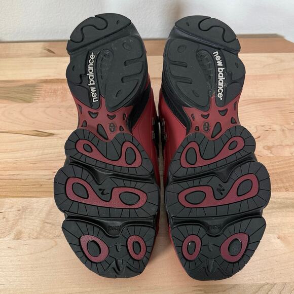 New Balance 1000 Red Black Running Sneakers Mens Size 11 main image 6